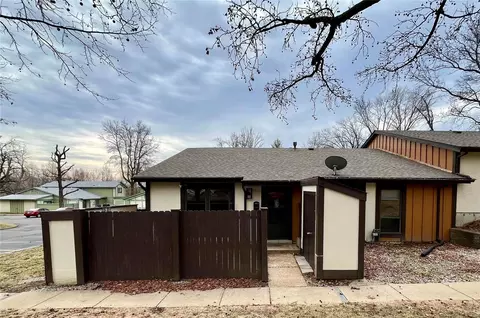11143 Whispering Oaks Dr, Saint Louis, MO 63136