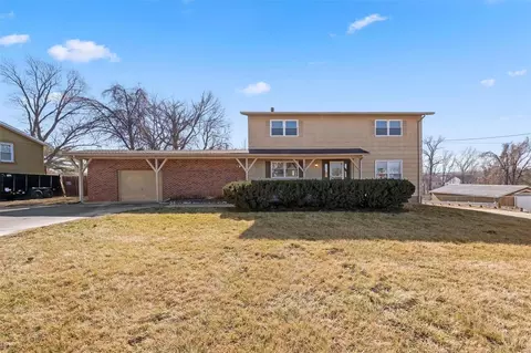 2410 Creve Coeur Mill Rd, Maryland Heights, MO 63043