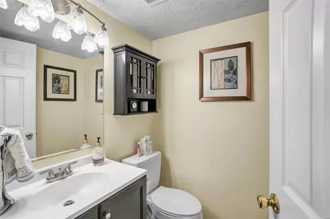 Bath - 159 Colts Foot Ct #B, Eureka, MO 63025 photo 1 of 2