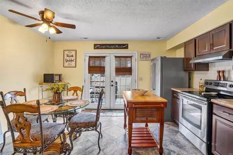 Kitchen - 159 Colts Foot Ct #B, Eureka, MO 63025 photo 1 of 4