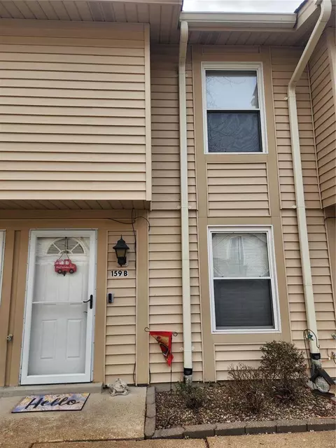 159 Colts Foot Ct #B, Eureka, MO 63025