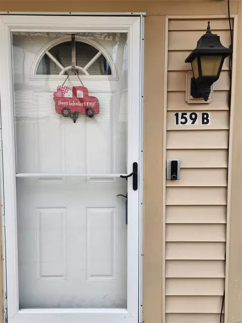 Entry Way - 159 Colts Foot Ct #B, Eureka, MO 63025 photo 1 of 1