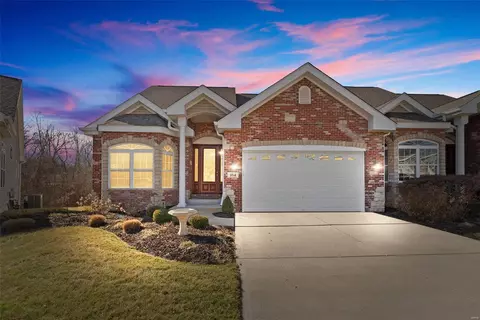 164 Woodland Place Ct, Saint Charles, MO 63304
