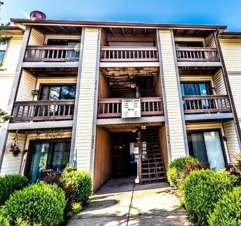 1444 Summergate Pkwy #T, St Peters, MO 63303