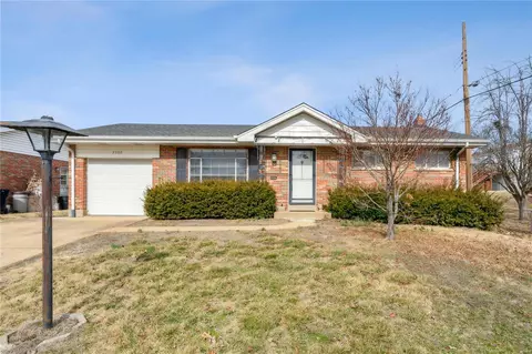 9509 Sontag Ln, Saint Louis, MO 63123