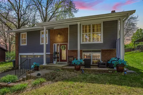 650 Running Creek Dr, Ballwin, MO 63021