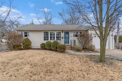1595 Saint Malachy Ln, Florissant, MO 63031