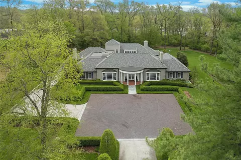 4 Mayfair Rd, Ladue, MO 63124
