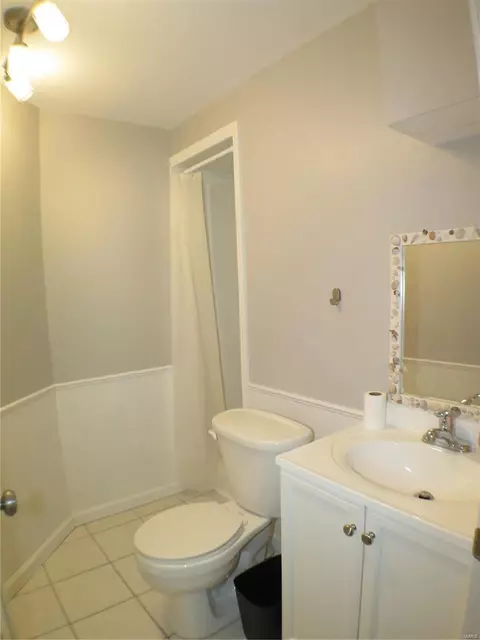 Bath - 1941 Sapling Dr, O'fallon, MO 63366 photo 4 of 4