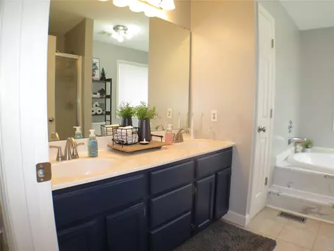 Bath - 1941 Sapling Dr, O'fallon, MO 63366 photo 2 of 4