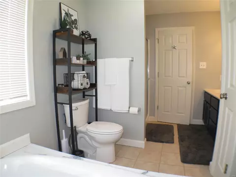 Bath - 1941 Sapling Dr, O'fallon, MO 63366 photo 3 of 4