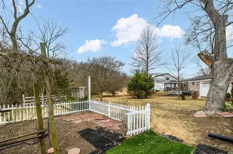 Exterior - 315 Stephanie Ln, Manchester, MO 63011 photo 8 of 12
