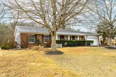 Exterior - 315 Stephanie Ln, Manchester, MO 63011 photo 9 of 12