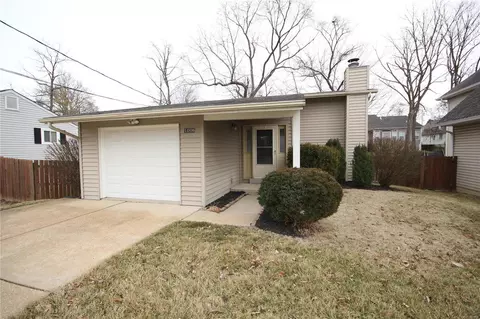1006 Blase Ave, Saint Louis, MO 63131