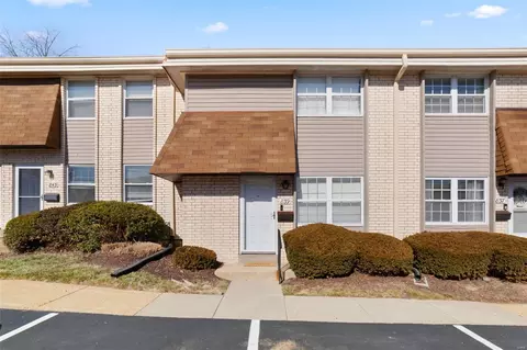 839 Lilybud Ct, Ballwin, MO 63011