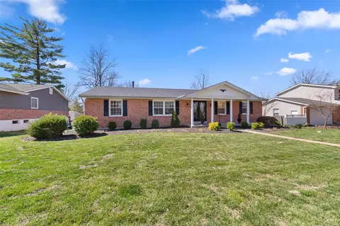 236 Cedar Trail Dr, Ballwin, MO 63011 photo 3