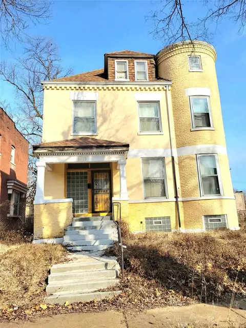 5119 Maple Ave, Saint Louis, MO 63113