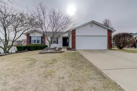 57 E Redford Ct, Saint Charles, MO 63304
