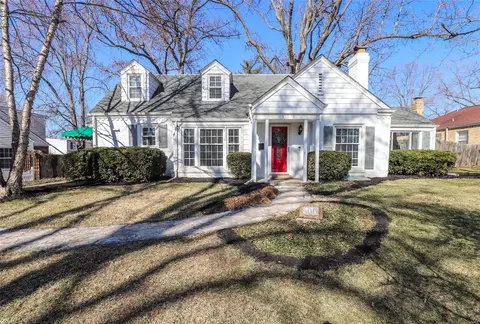 133 Tulip Dr, Webster Groves, MO 63119