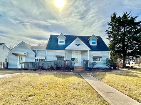 206 E Academy, Wentzville, MO 63385