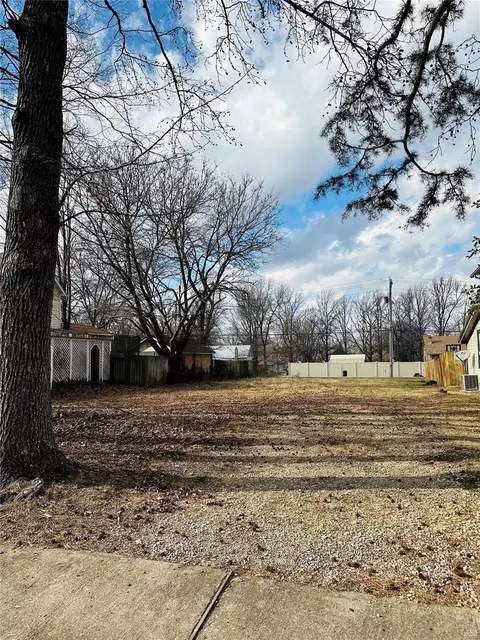 221 Eldon St, Saint James, MO 65559 photo 1