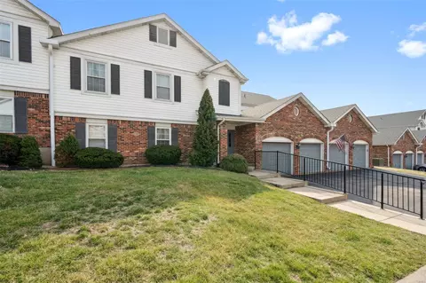 4316 Sunridge Dr #B, Saint Louis, MO 63125