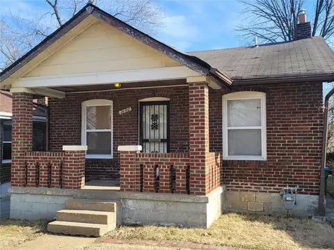 2150 68th St, Saint Louis, MO 63121