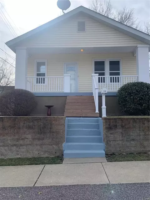 114 W Ripa Ave, Saint Louis, MO 63125