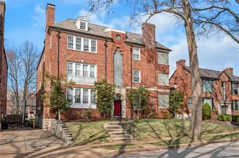 7539 Oxford Dr #1E, Saint Louis, MO 63105