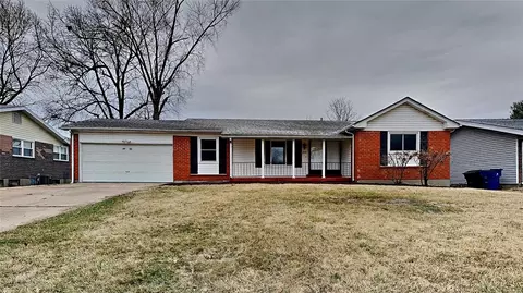 2955 Devonshire Dr, Florissant, MO 63033
