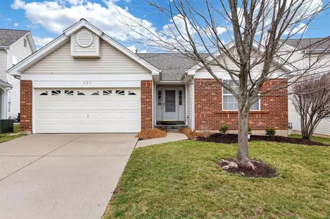 683 Bluffs View Ct, Eureka, MO 63025 photo 1