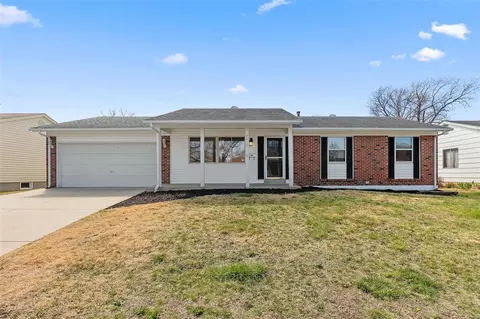 2210 Cottontail Dr, Florissant, MO 63033