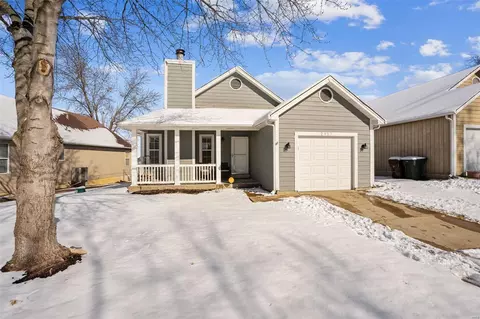 2957 Plum Leaf Cir, St Peters, MO 63303