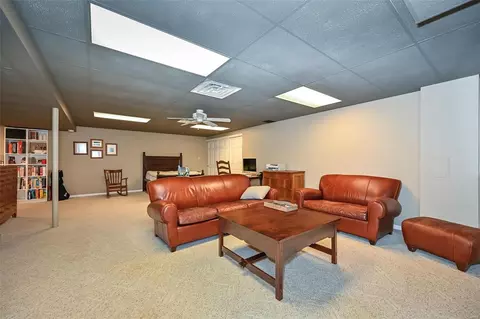 Living - 732 Vista Glen Ct, Eureka, MO 63025 photo 4 of 4