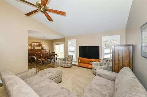 Living - 732 Vista Glen Ct, Eureka, MO 63025 photo 1 of 4