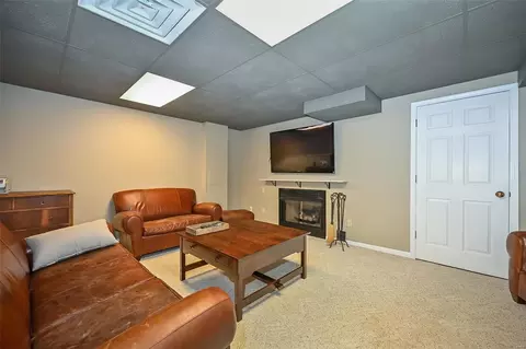 Living - 732 Vista Glen Ct, Eureka, MO 63025 photo 3 of 4