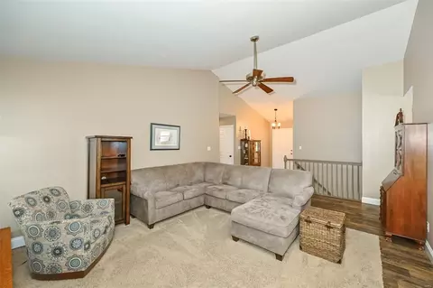 Living - 732 Vista Glen Ct, Eureka, MO 63025 photo 2 of 4