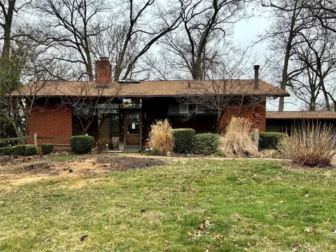 733 Lantern Ln, Olivette, MO 63132