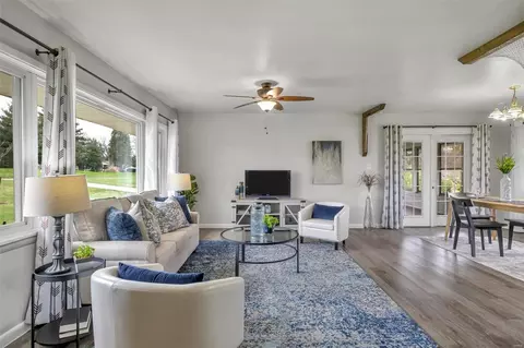 Living - 3605 Fee Fee Rd, Bridgeton, MO 63044 photo 3 of 7