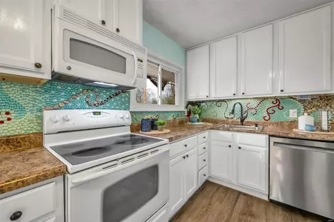 Kitchen - 3605 Fee Fee Rd, Bridgeton, MO 63044 photo 3 of 4