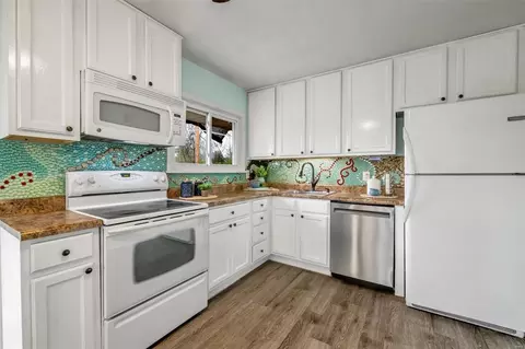 Kitchen - 3605 Fee Fee Rd, Bridgeton, MO 63044 photo 2 of 4