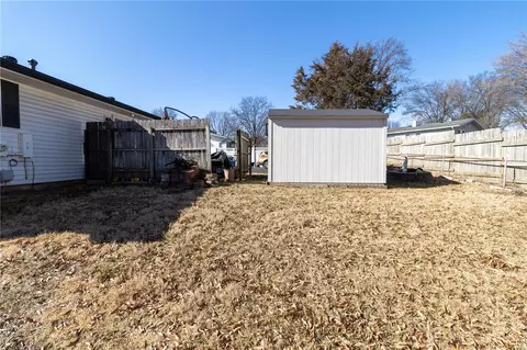 Exterior - 9579 Caravan Dr, Saint Louis, MO 63126 photo 7 of 7
