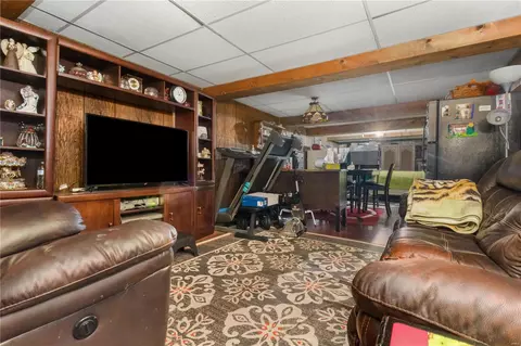 Living - 9579 Caravan Dr, Saint Louis, MO 63126 photo 7 of 8