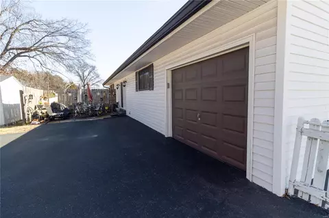 Exterior - 9579 Caravan Dr, Saint Louis, MO 63126 photo 6 of 7