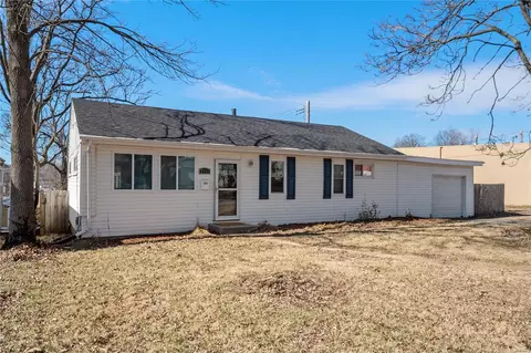 2711 Bremerton Rd, Saint Louis, MO 63144