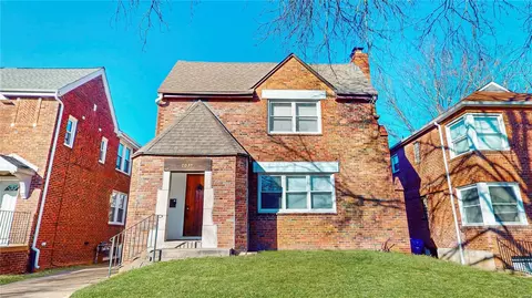 7055 Dartmouth Ave, Saint Louis, MO 63130