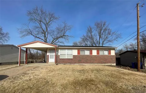 1225 Carla Dr, Florissant, MO 63031
