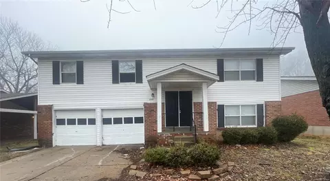 2337 Millvalley Dr, Florissant, MO 63031
