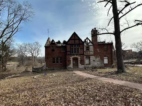 15 Bellerive Acres, Saint Louis, MO 63121