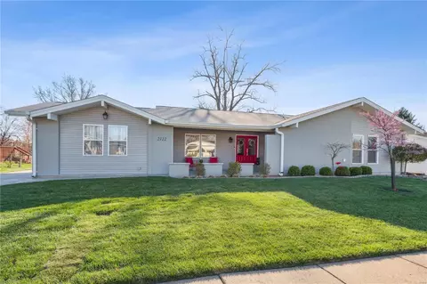 2122 Seven Pines Dr, Saint Louis, MO 63146